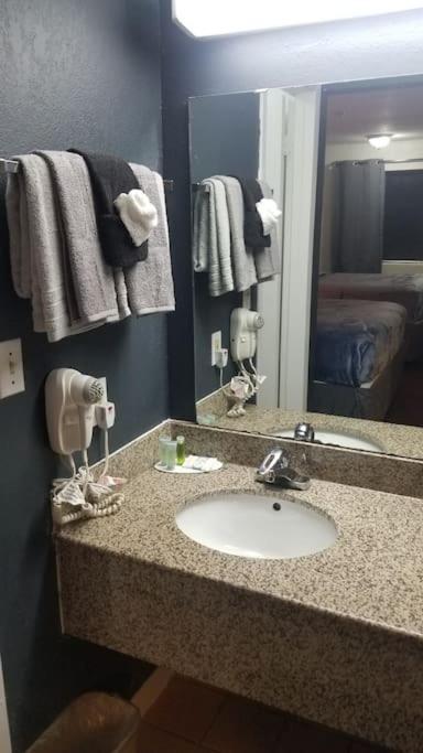 Hotel 2 Queen Beds Hotel Room 126 Wi-Fi Booking Stillwater Exterior foto