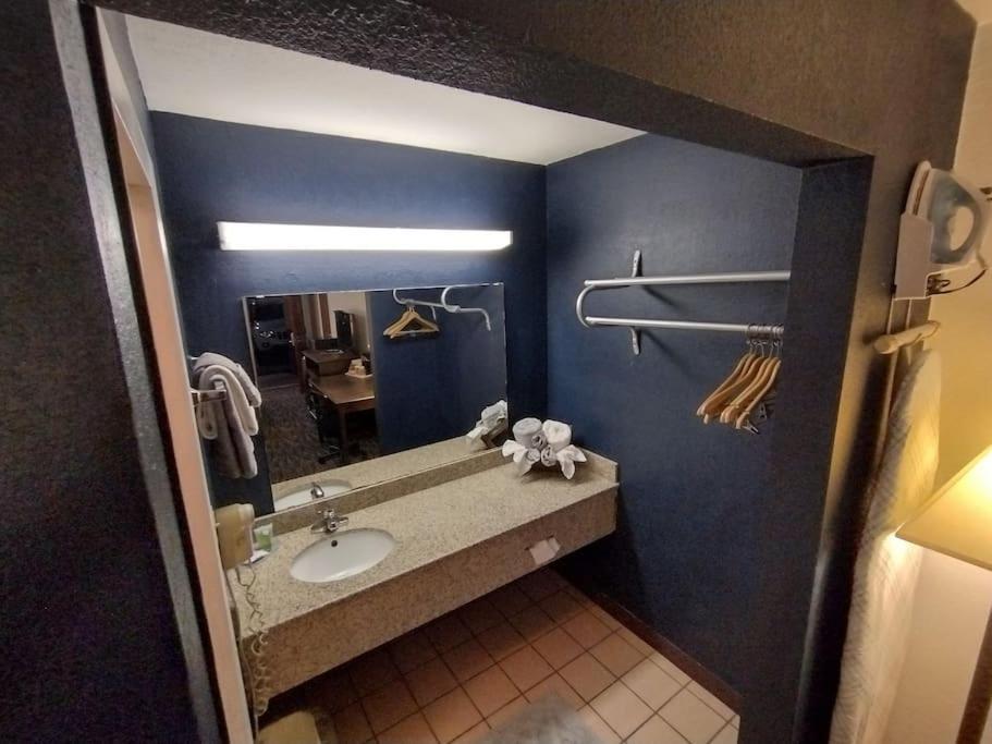 Hotel 2 Queen Beds Hotel Room 126 Wi-Fi Booking Stillwater Exterior foto